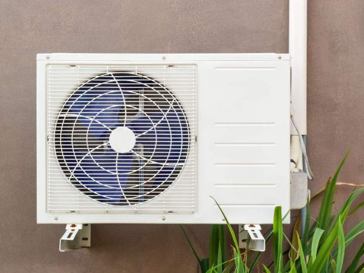 Installation des systèmes de climatisation.